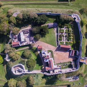 Carisbrooke Castle.jpg